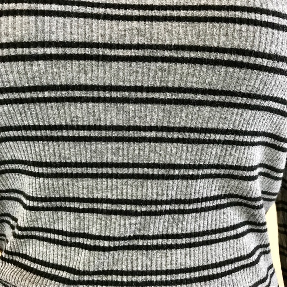 Express Striped Black & Grey Scoop 3/4 Sleeve Tee - Picture 3 of 4